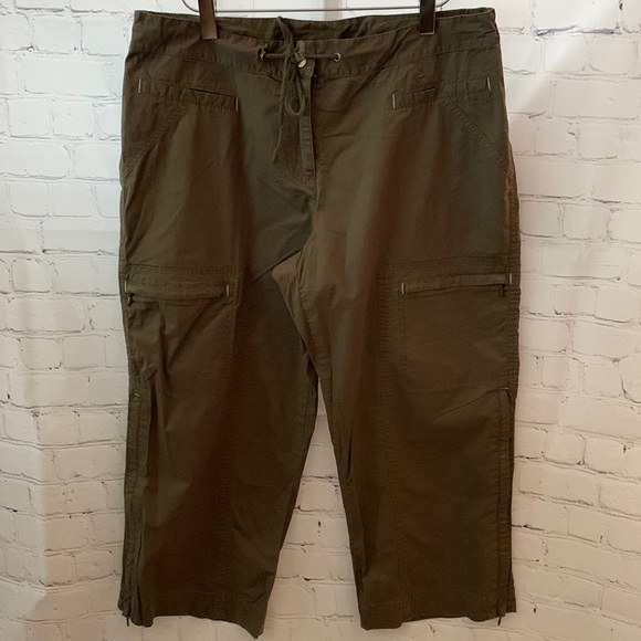 Women's Danskin Capris - Picture 1 of 13